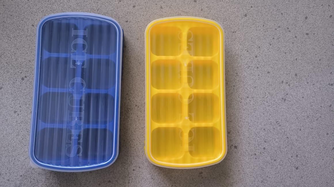 Compact Silicone Ice Cube Mold with Secure Lid
